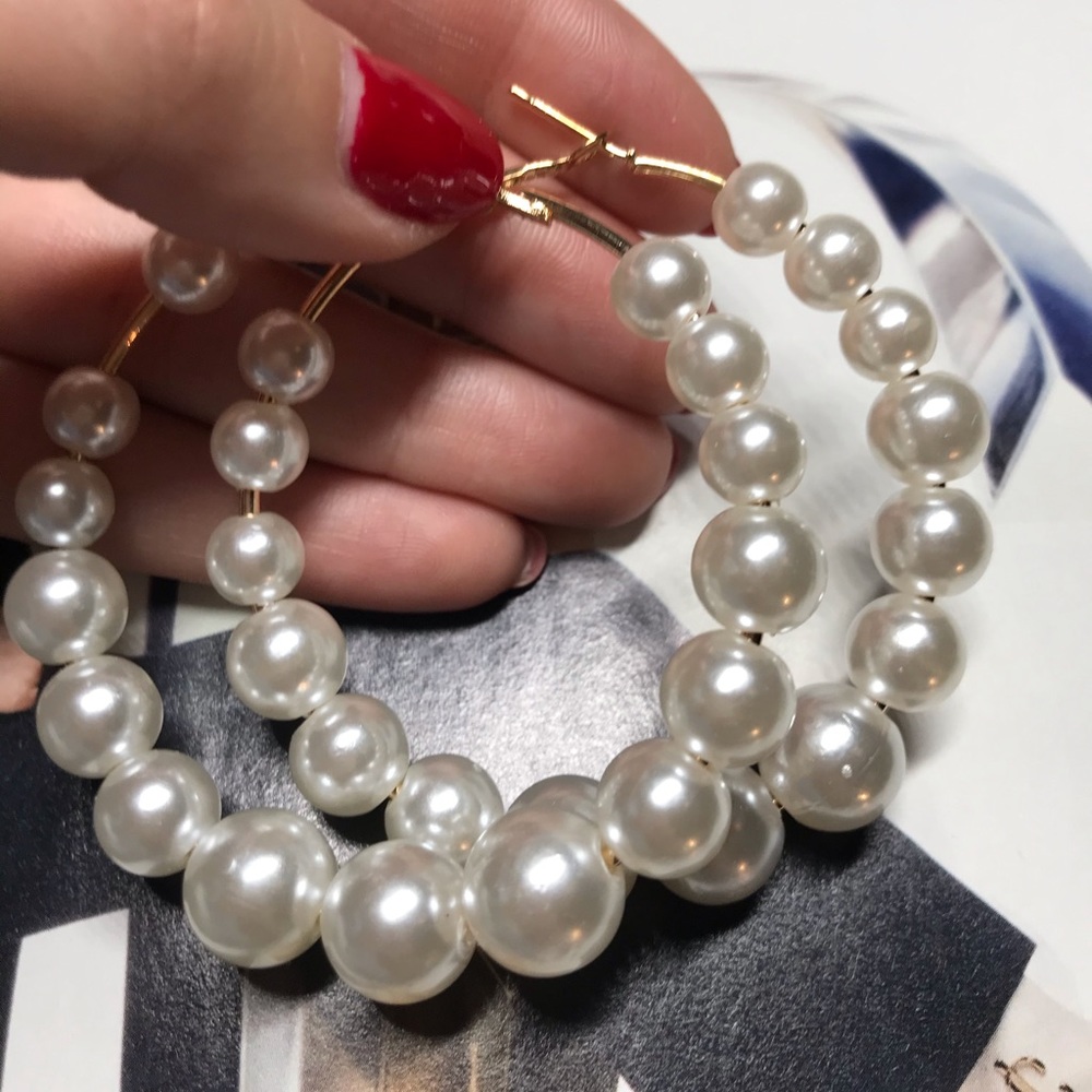 Fashion Faux Pearl Hoop Earrings - Picture 2 of 5